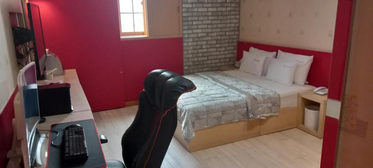 Design Motel T Улсан Екстериор снимка