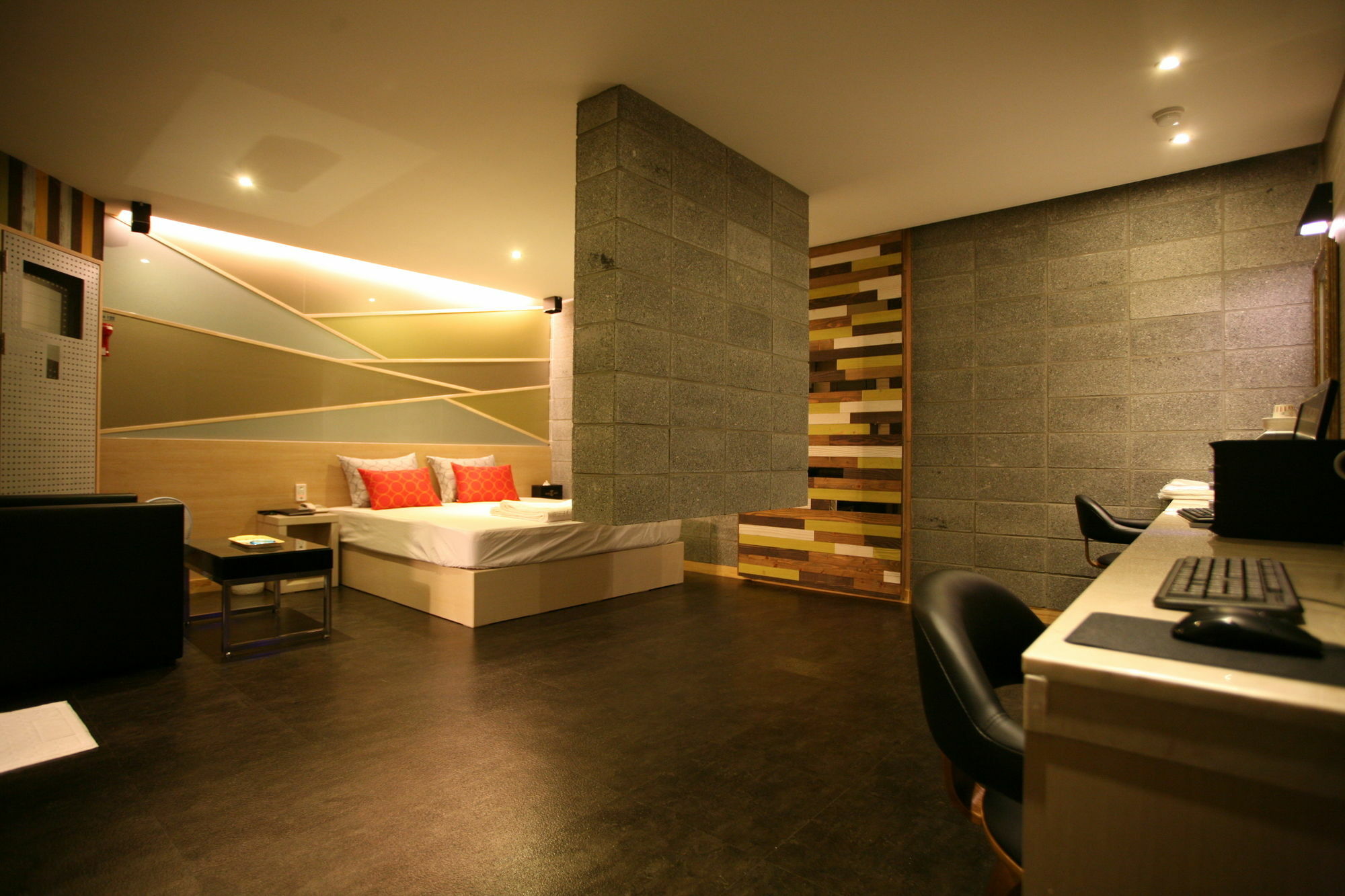 Design Motel T Улсан Екстериор снимка